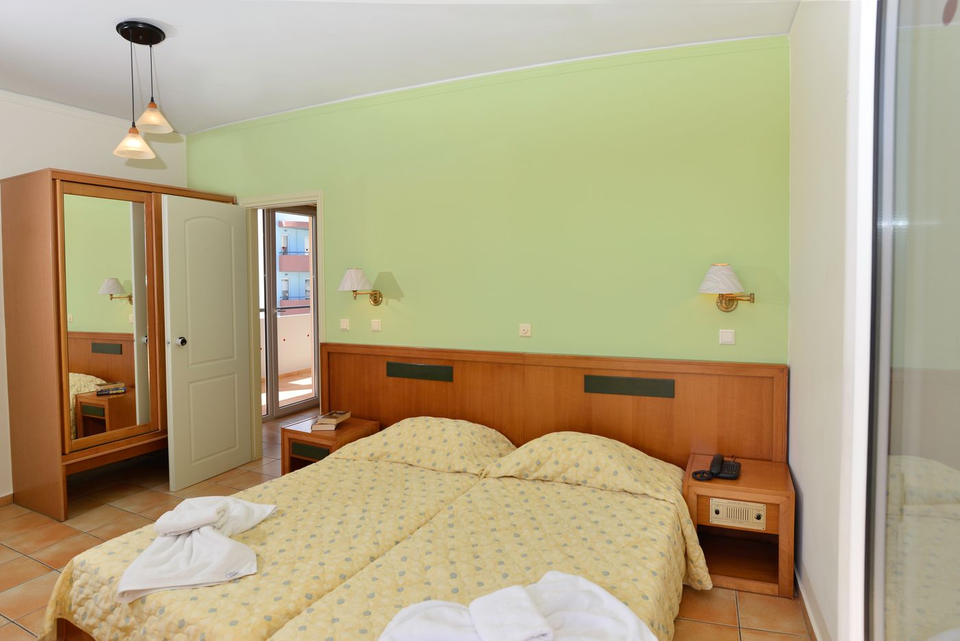 Lefkoniko-Bay-Room-12