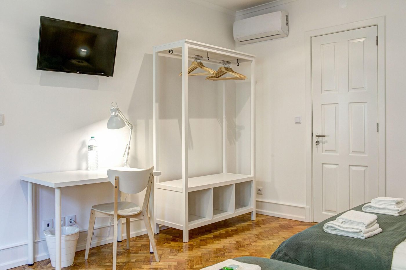 Home-Out-Rooms---Apartments-Room-60