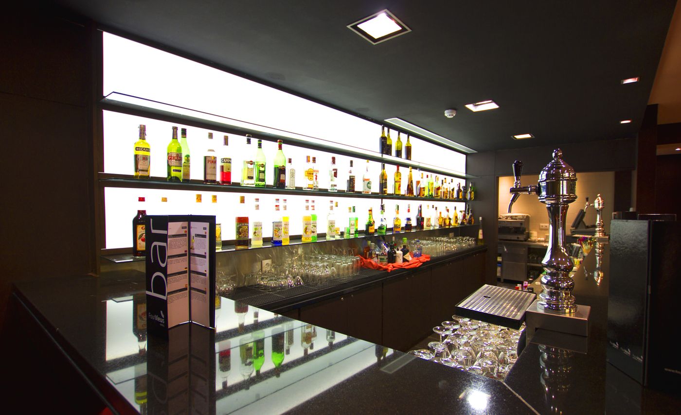 The-Views-Monumental-Bar-56