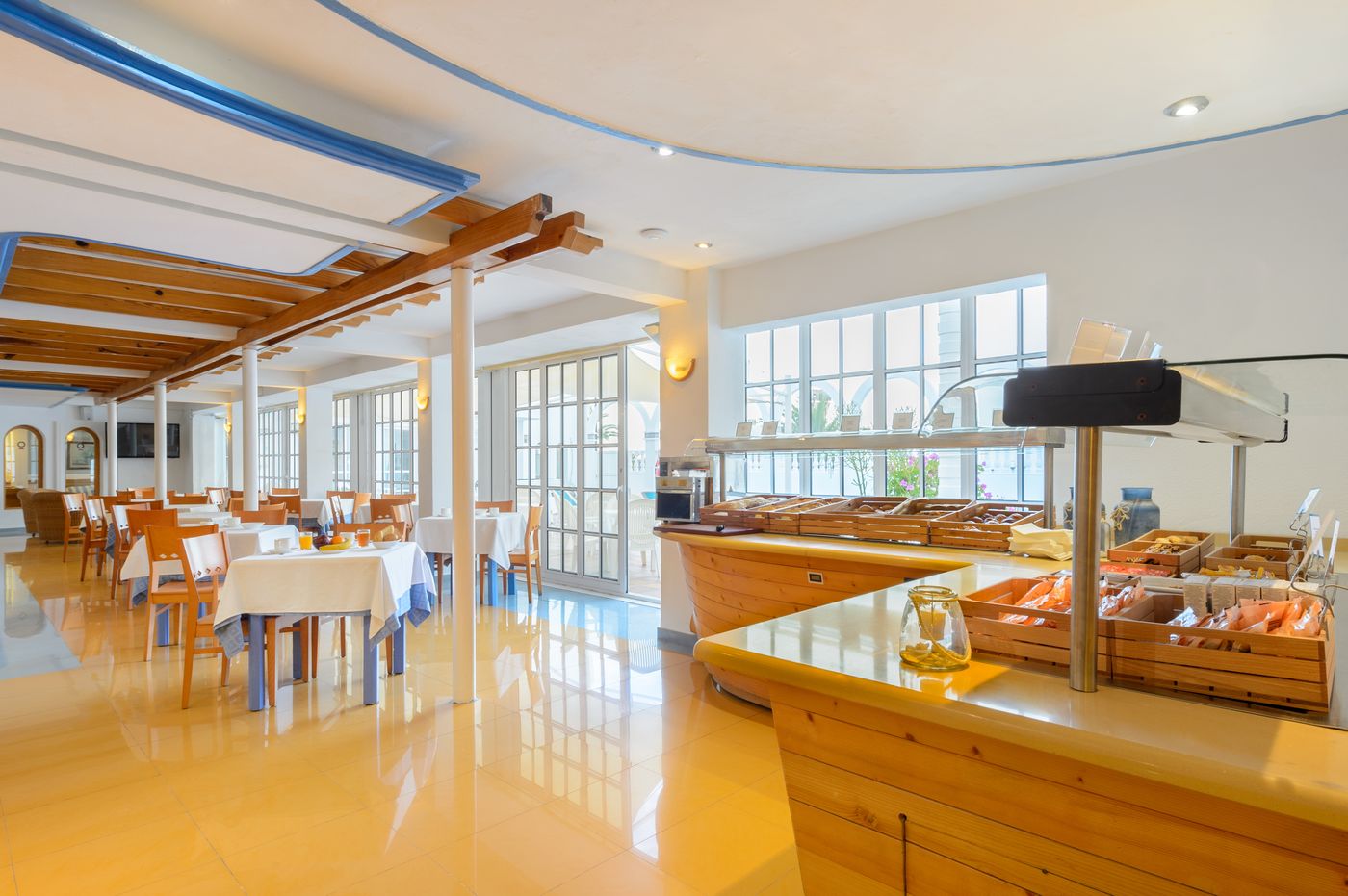 Lux-Mar-Complex-Restaurant-9