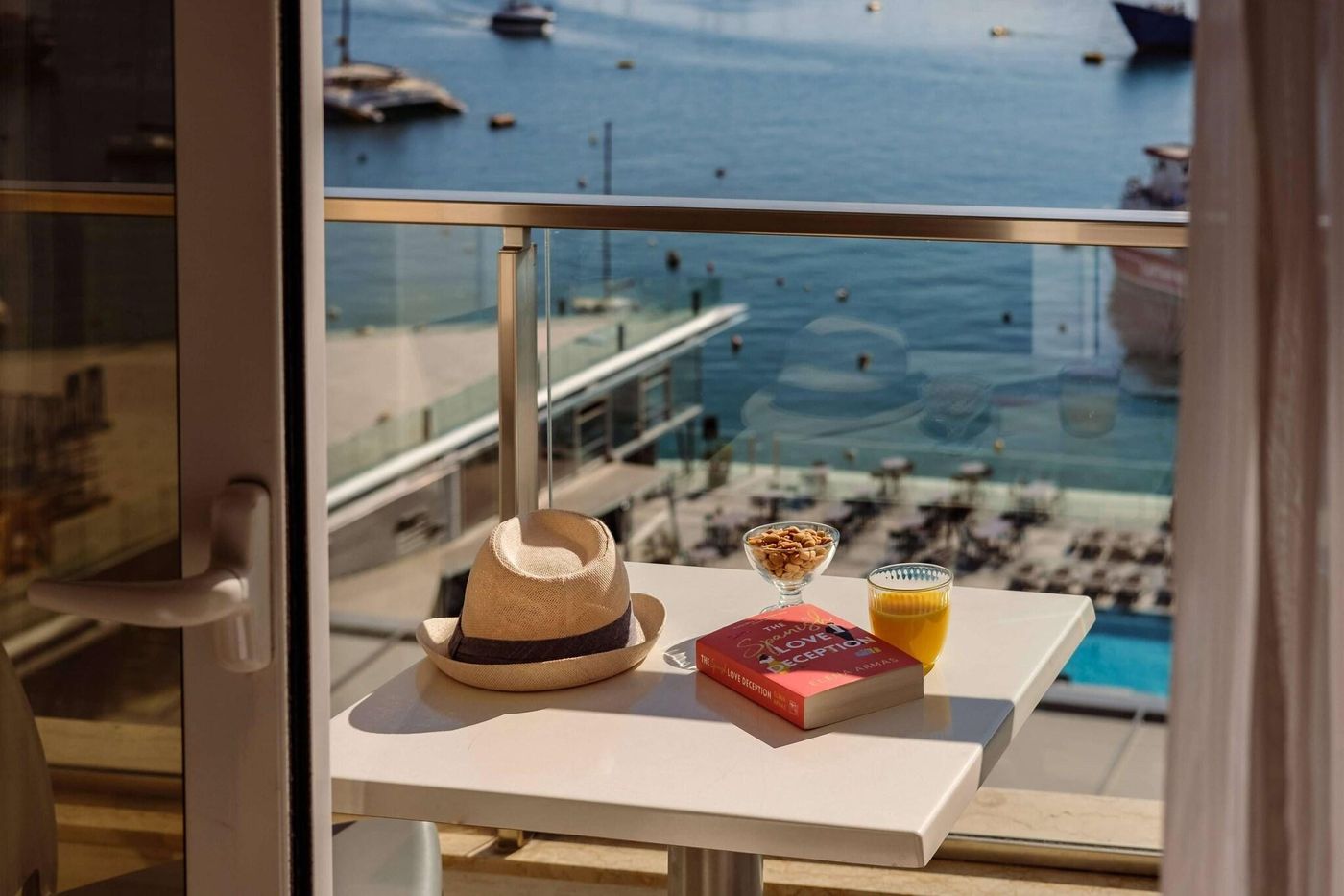 Hotel-115-The-Strand-Hotel-and-Suites-Room-65