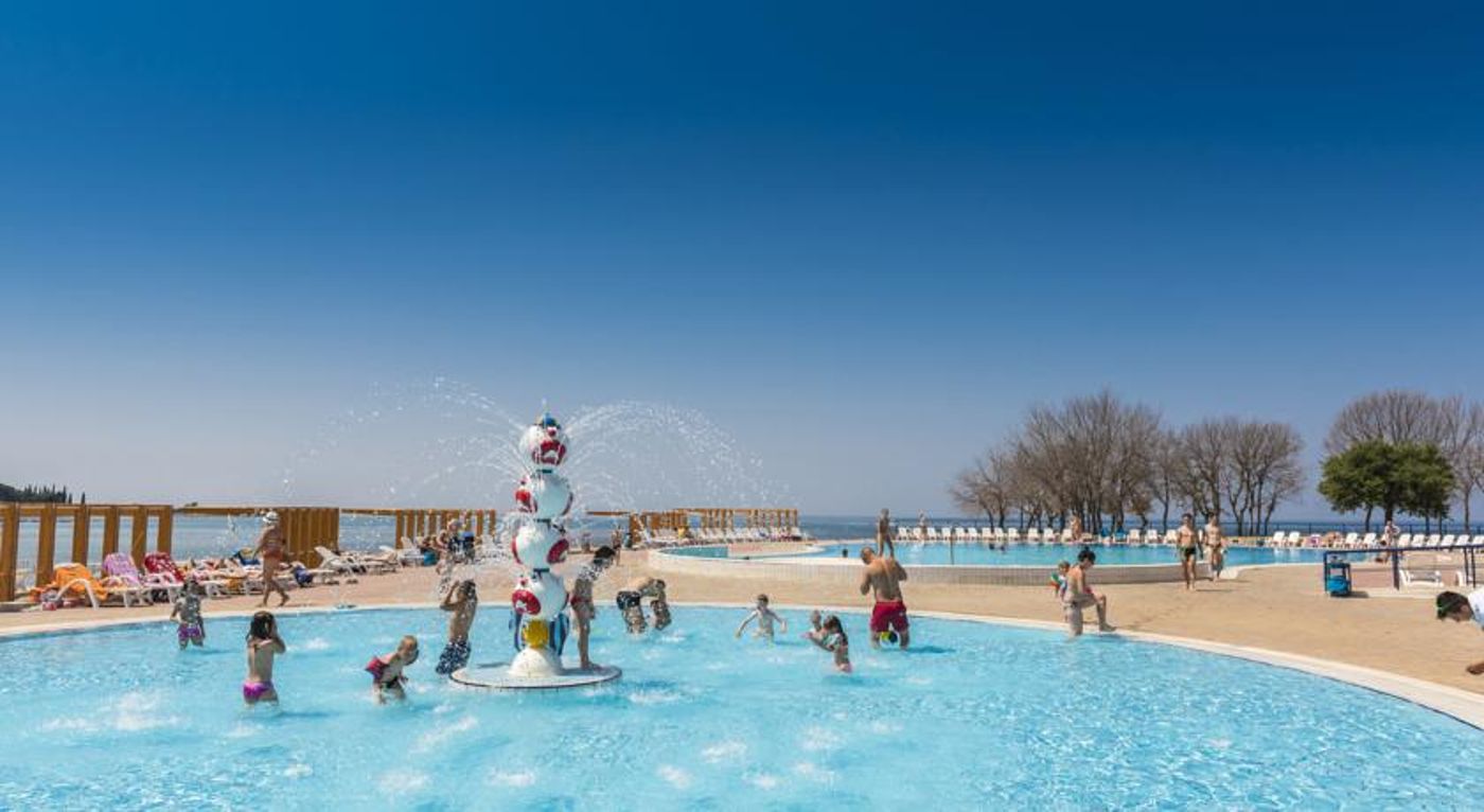 Polynesia Apartments