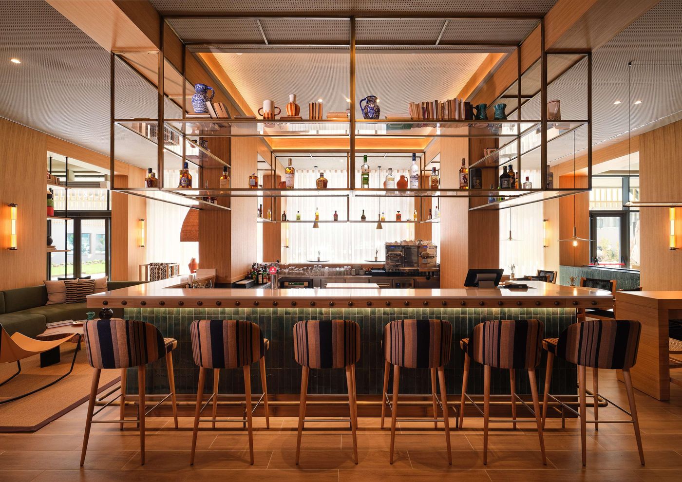 Hilton-Garden-Inn-Evora-Bar-14