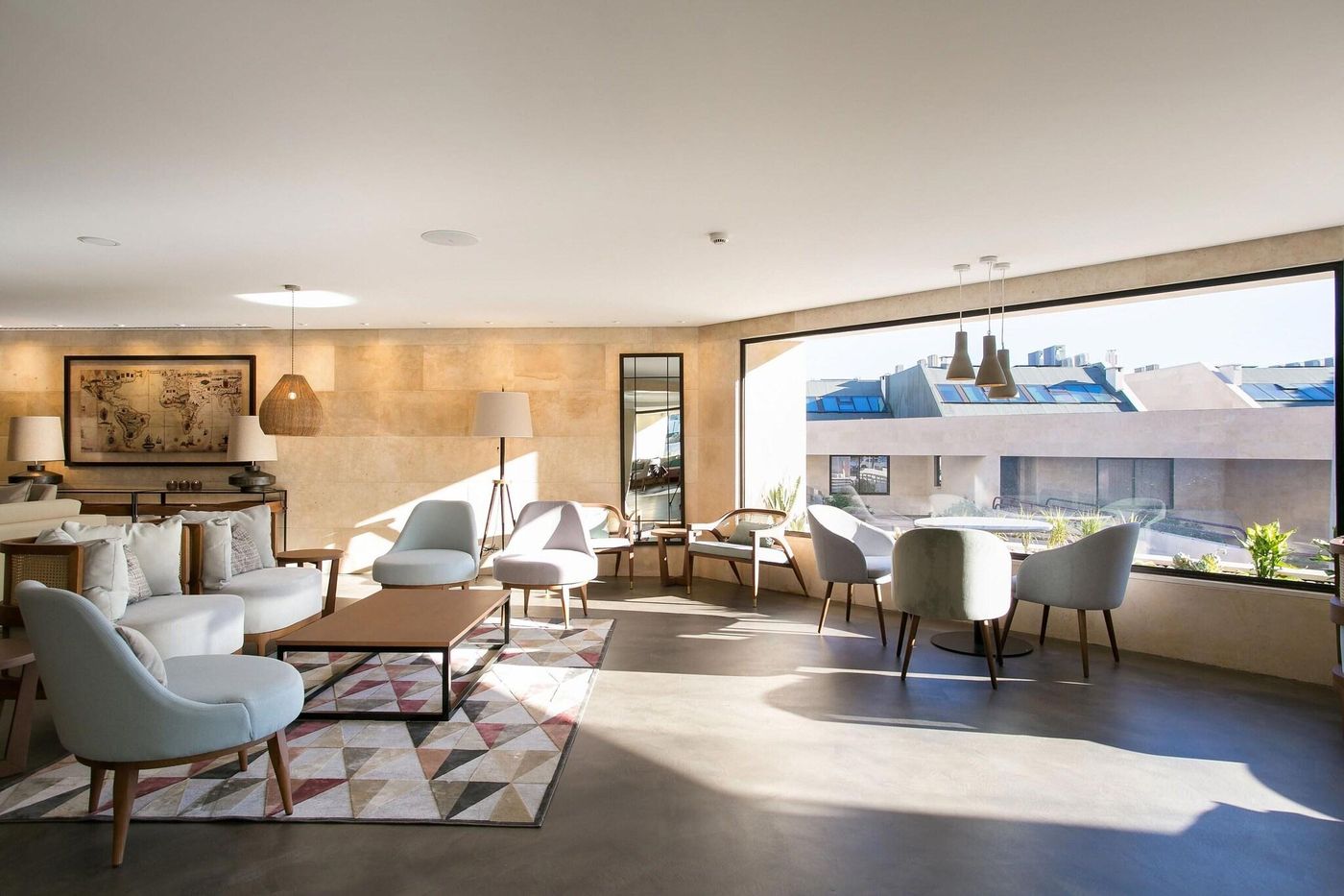 Four-Points-By-Sheraton-Sesimbra-Lobby-17