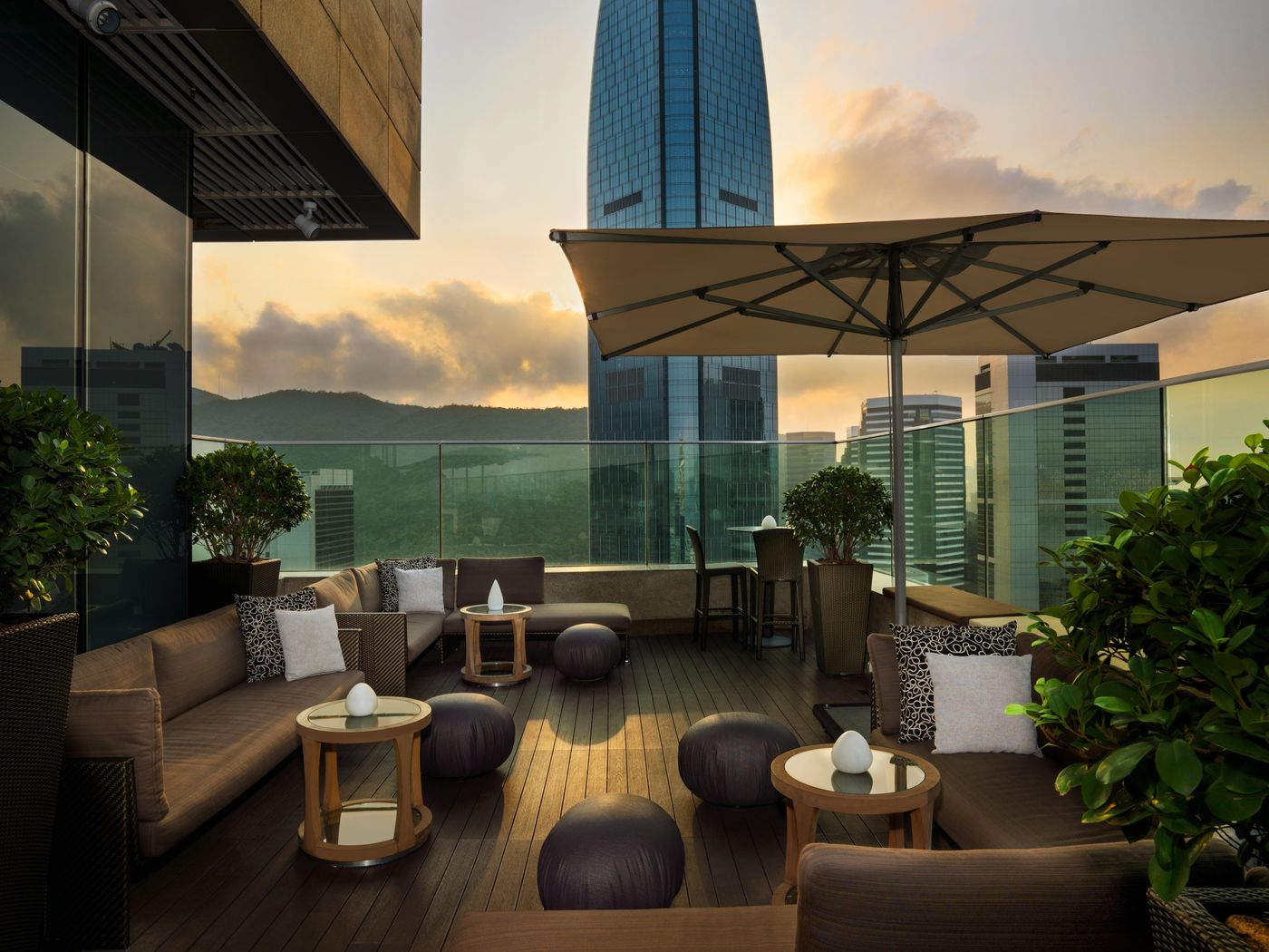 EAST-Hong-Kong-Bar-34