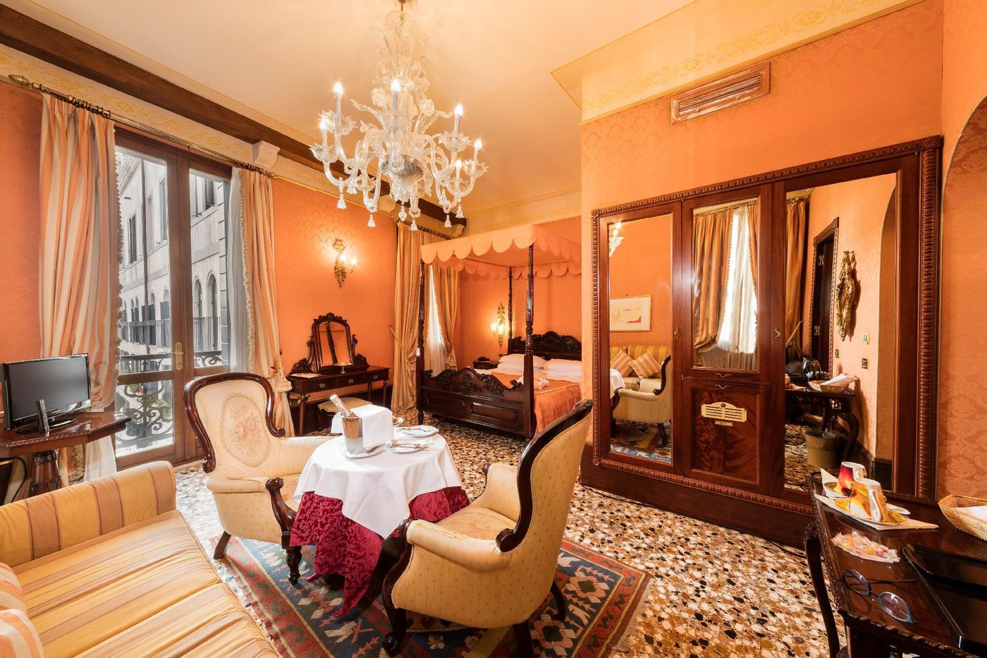 Al Ponte Dei Sospiri Junior Suites-Italy-Venezia-General view-10