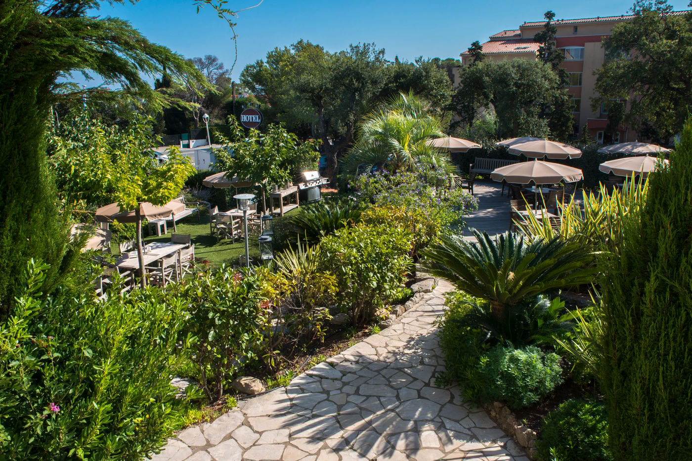 Hotel-Le-Catalogne-Room-15