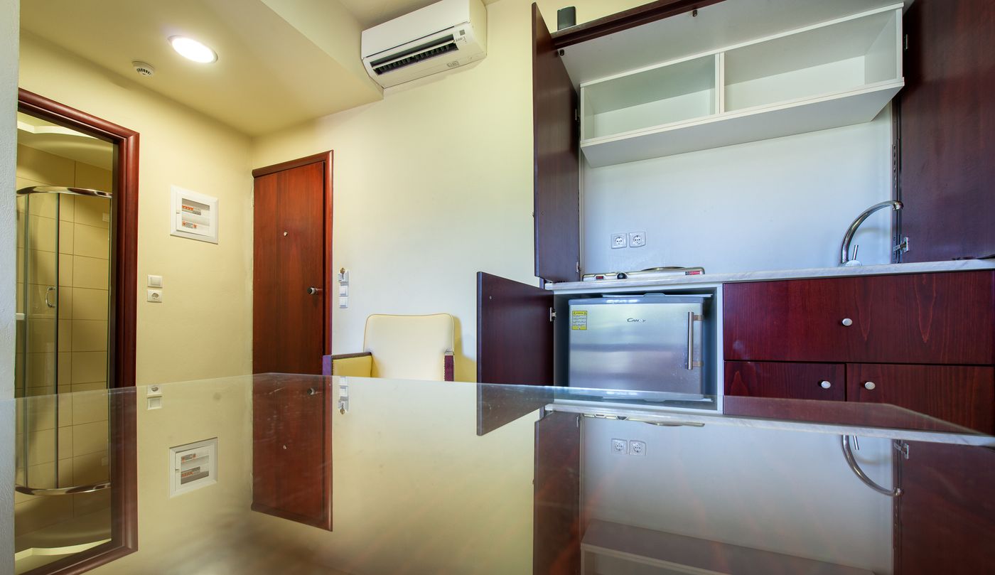 Canadian-Hotel-Room-39