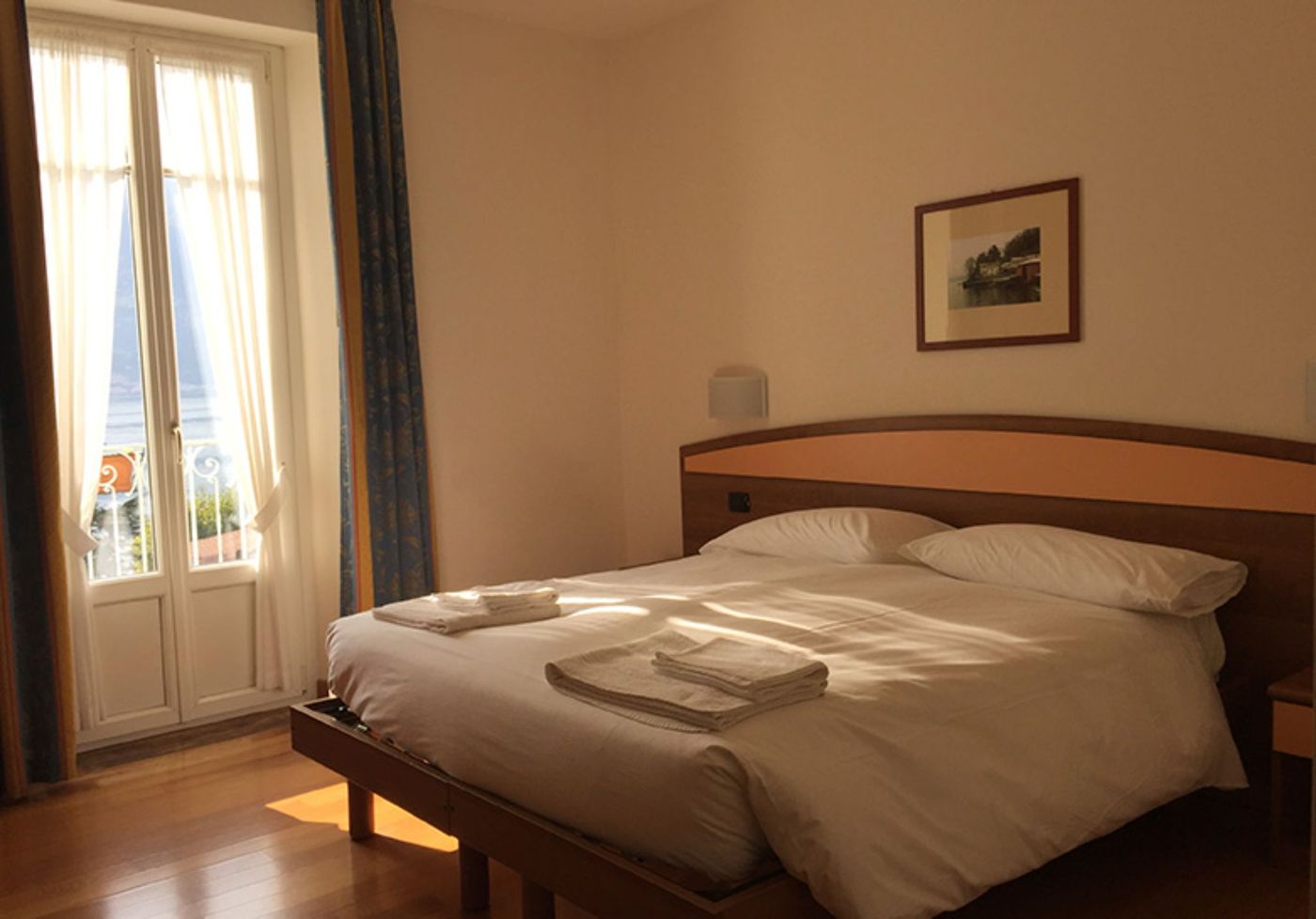 Lario-Italy-Mezzegra CO-Room-5