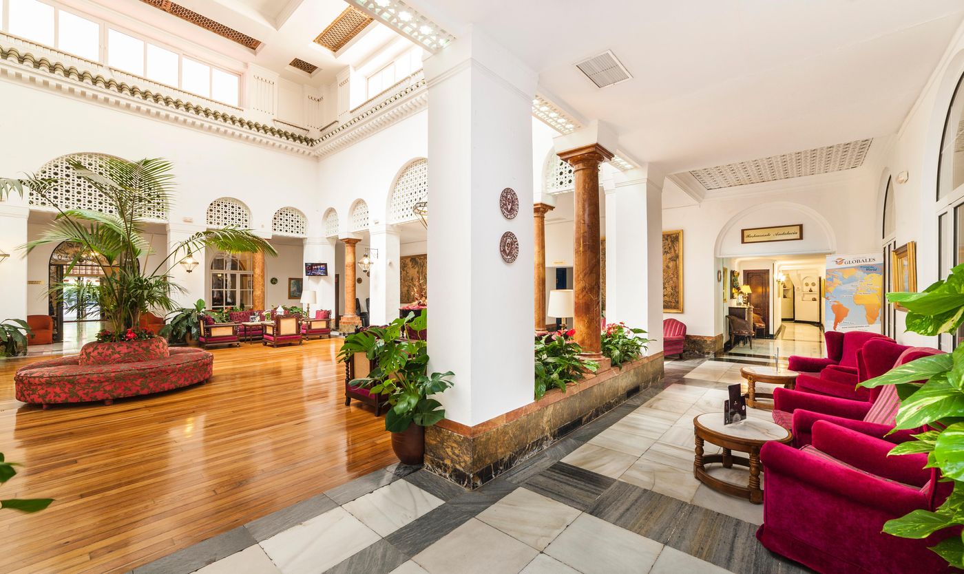 Hoteles-Globales-Reina-Cristina-Lobby-52