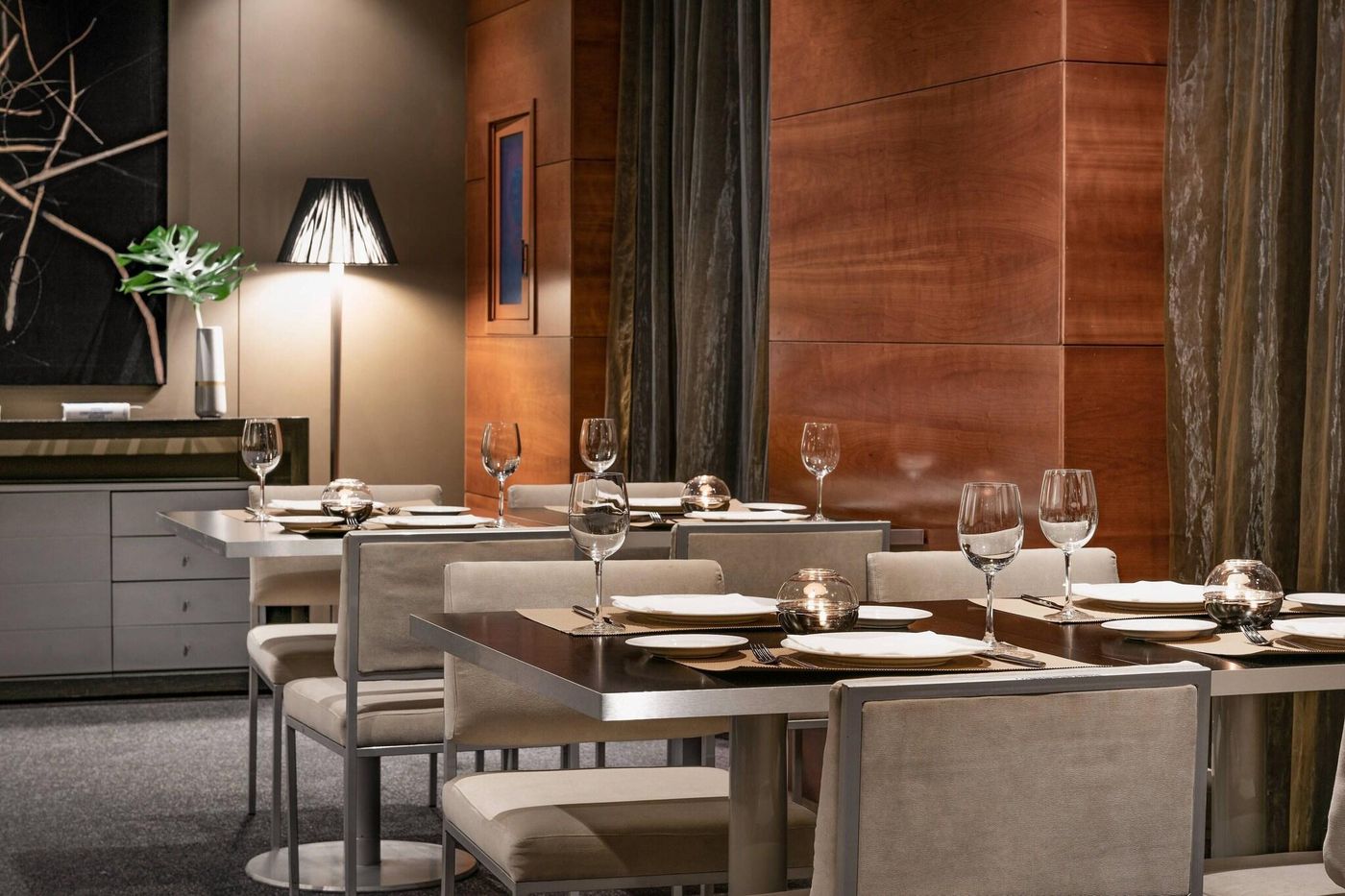 AC-Madrid-Los-Vascos-Lobby-48