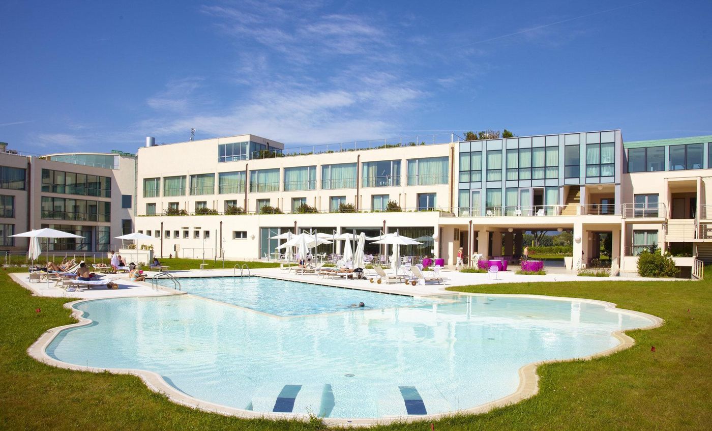 Allegroitalia-Pisa-Tower-Plaza-Pool-2