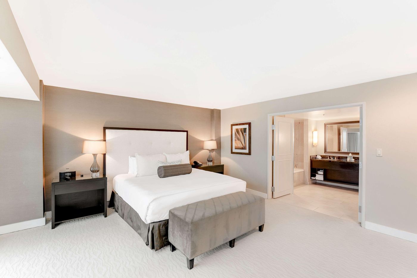 Hilton-Anaheim-Room-51