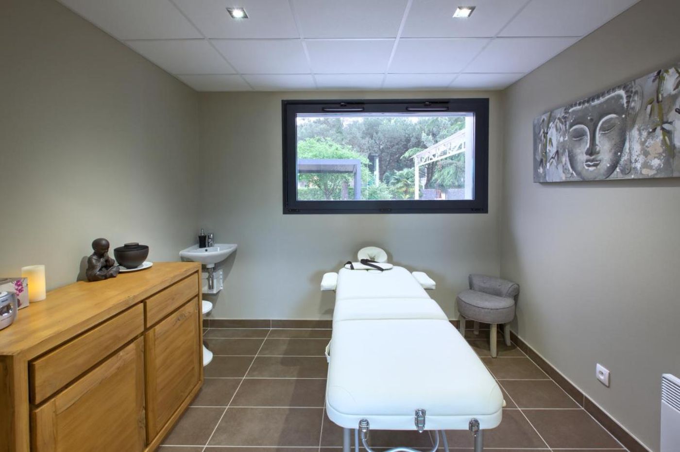 Hotel Au Comte D'Ornon - France - GRADIGNAN - Sports and Entertainment - 1