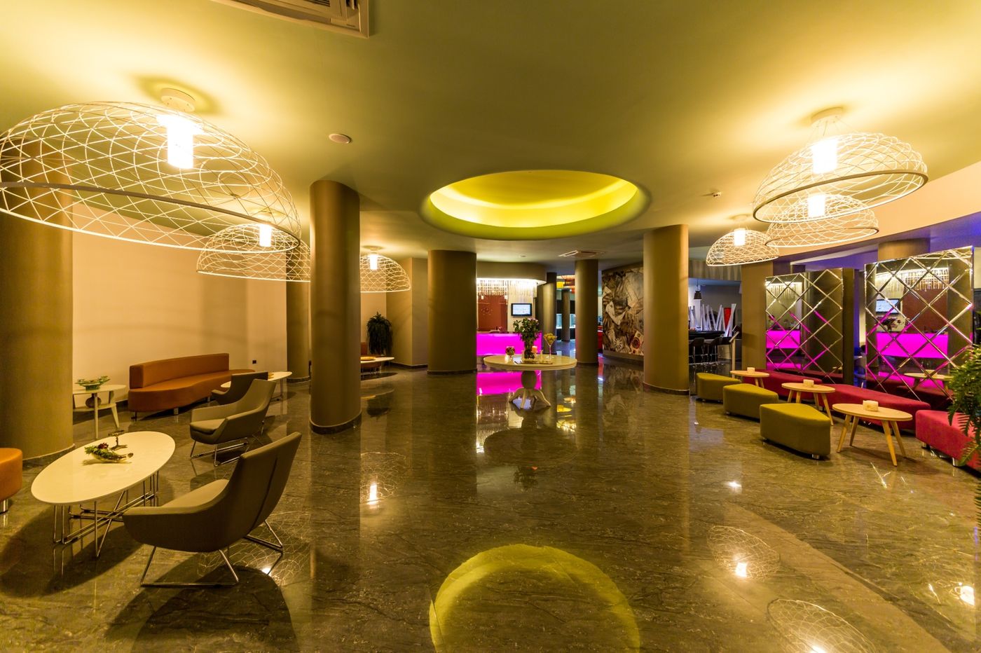 Cosmopolitan-Resort-Hotel-Lobby-32