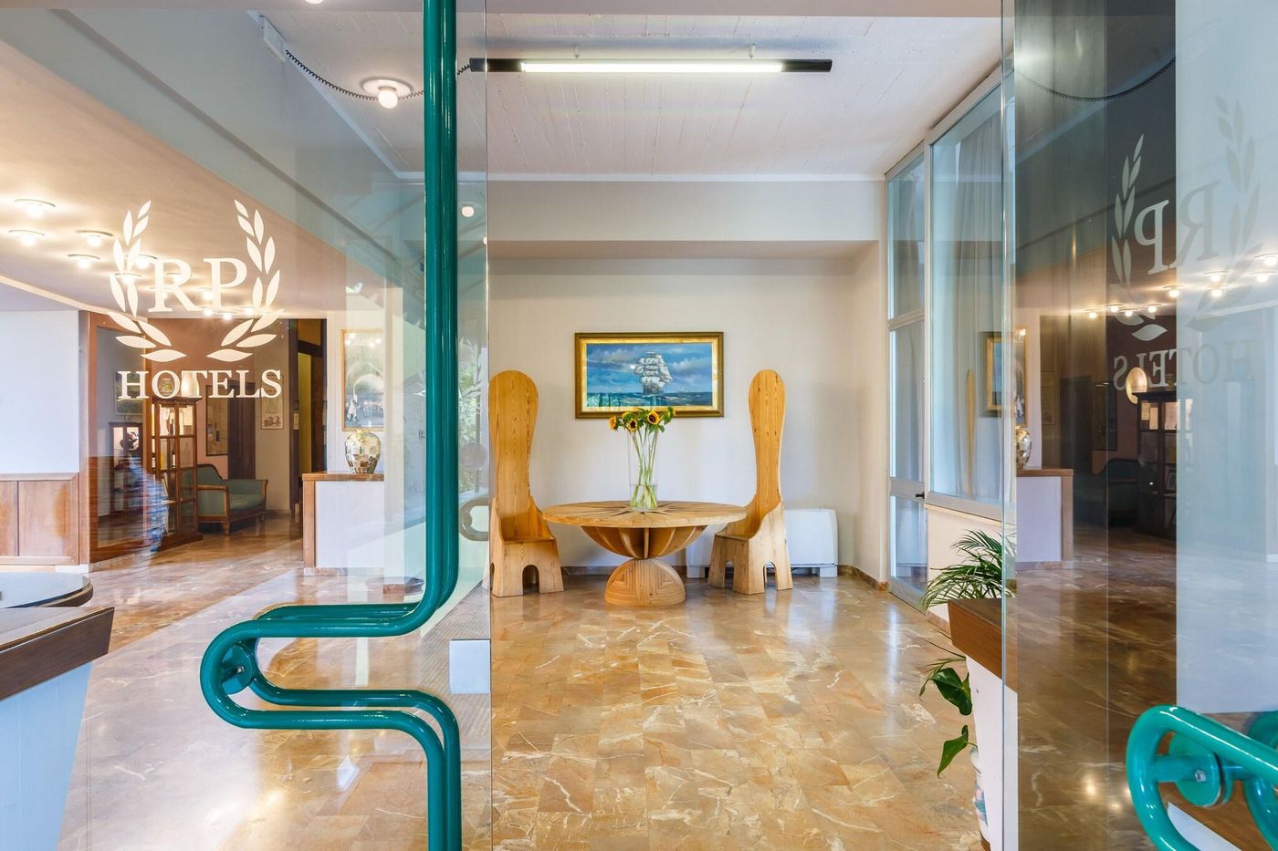 Country Club-Italy-LUCCA -Lobby-6