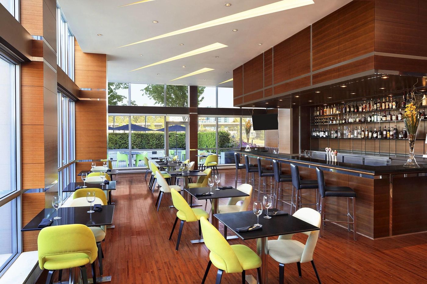 The-Westin-Wall-Centre--Vancouver-Airport-Restaurant-5