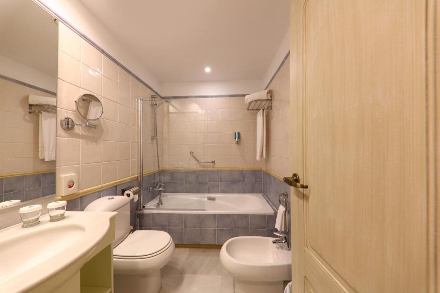 Iberostar-M----laga-Playa-Room-43