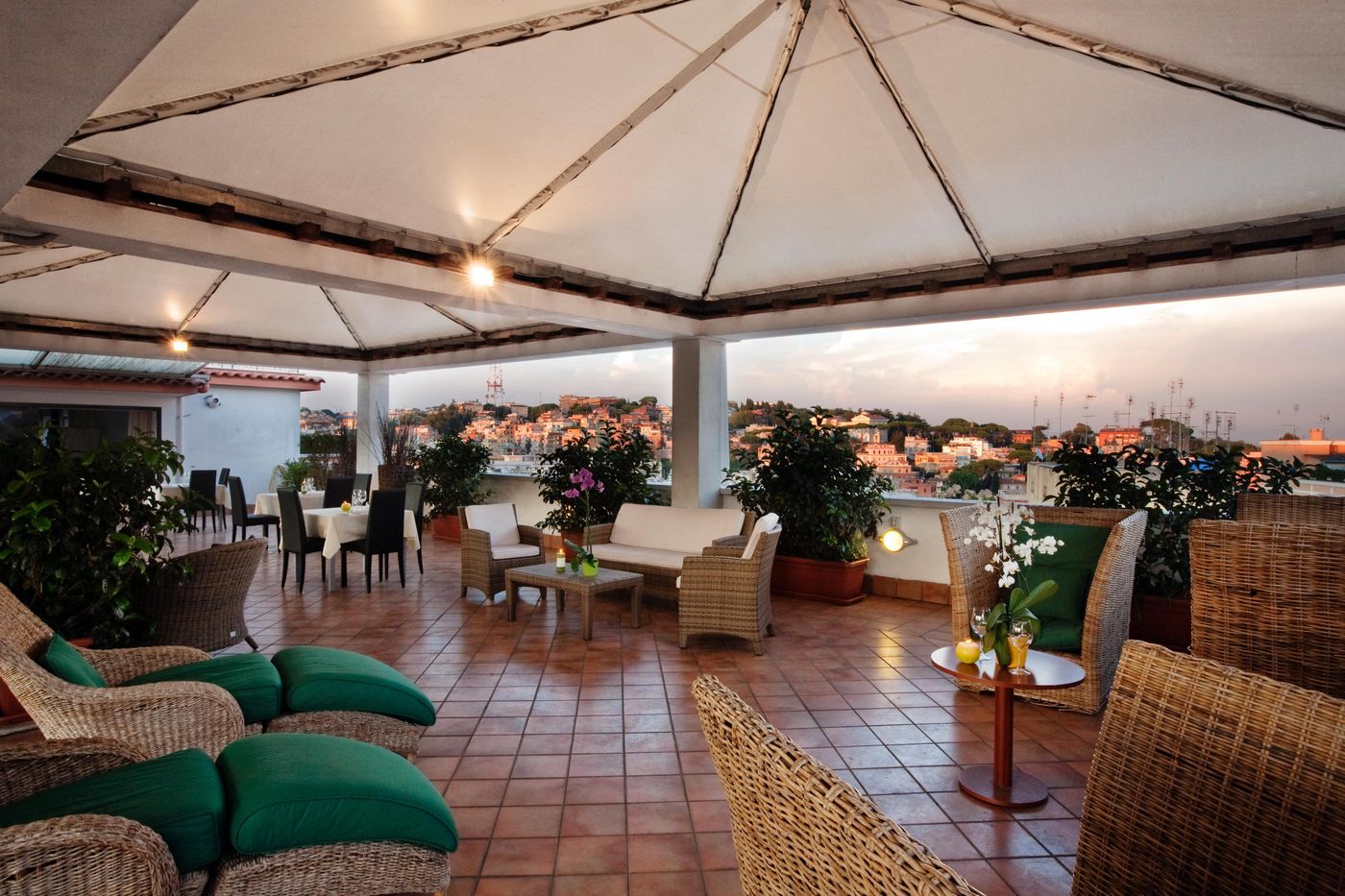 Grand-Hotel-Tiberio-Terrace-58