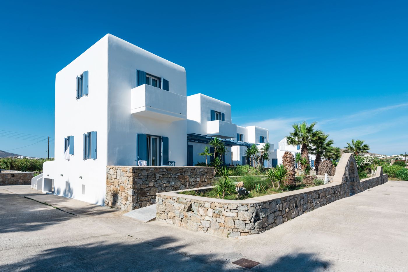 Giannoulaki-Aparthotel-General-view-9