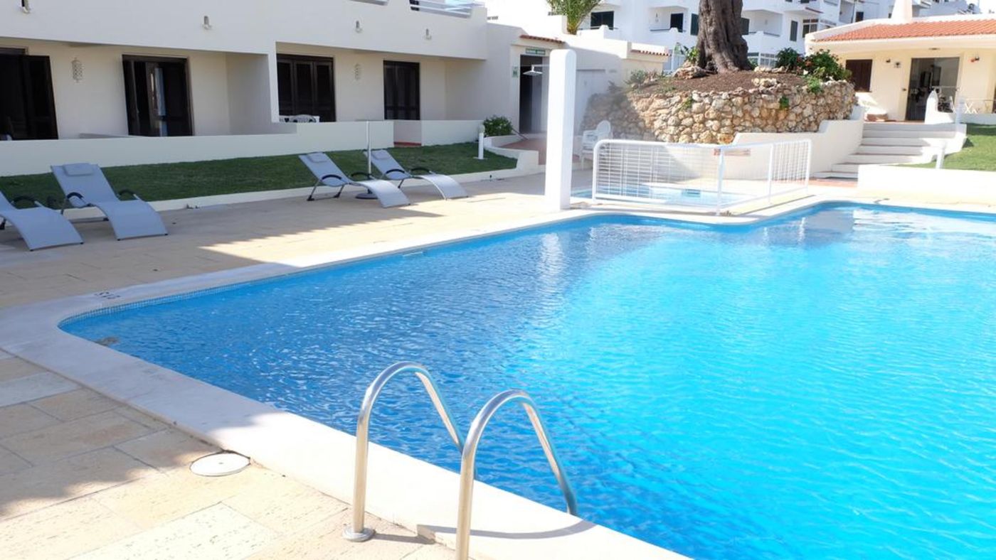 Roca-Belmonte-Apartamentos-Pool-1