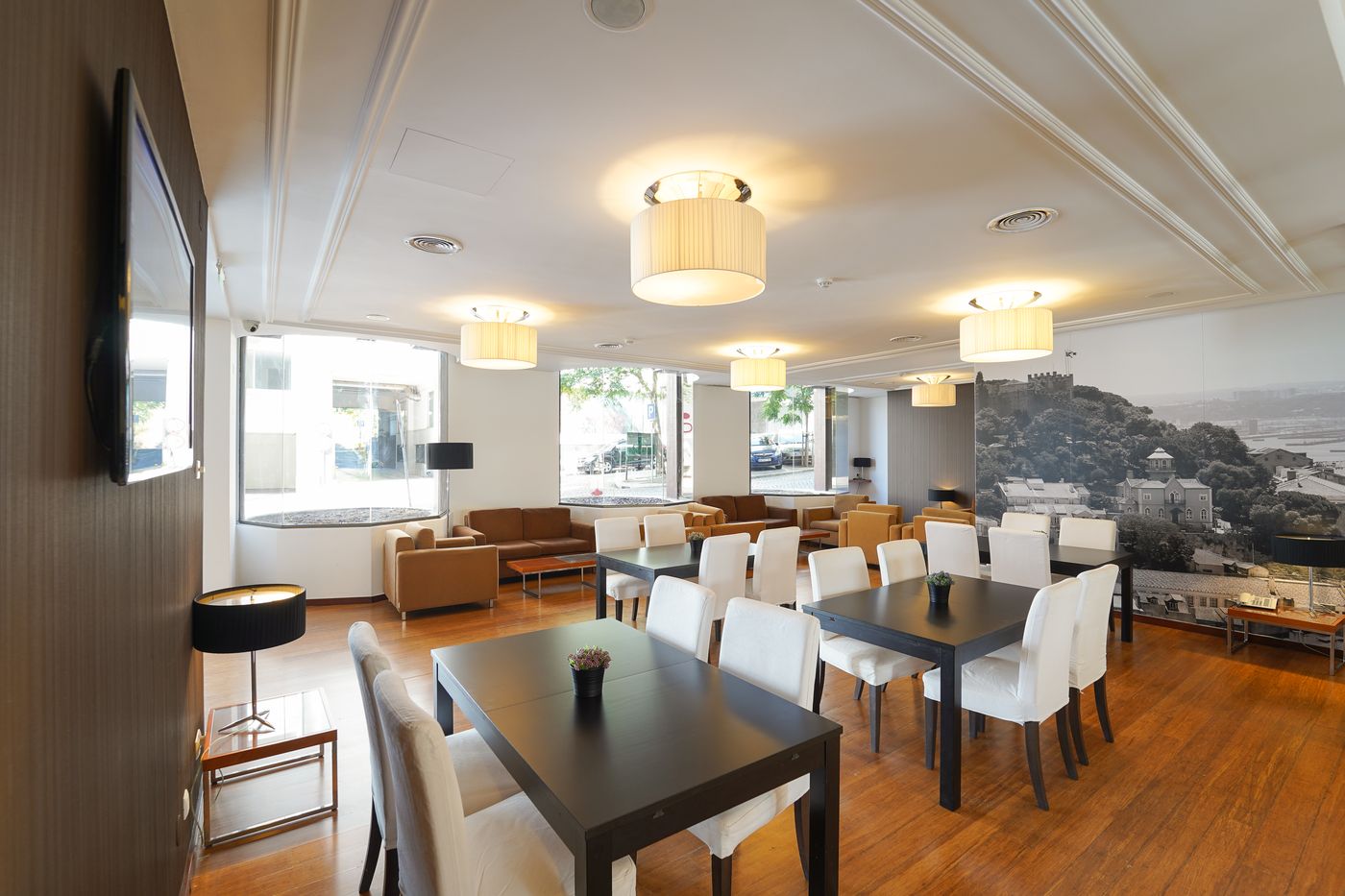 Legendary-Lisboa-Suites-Bar-11