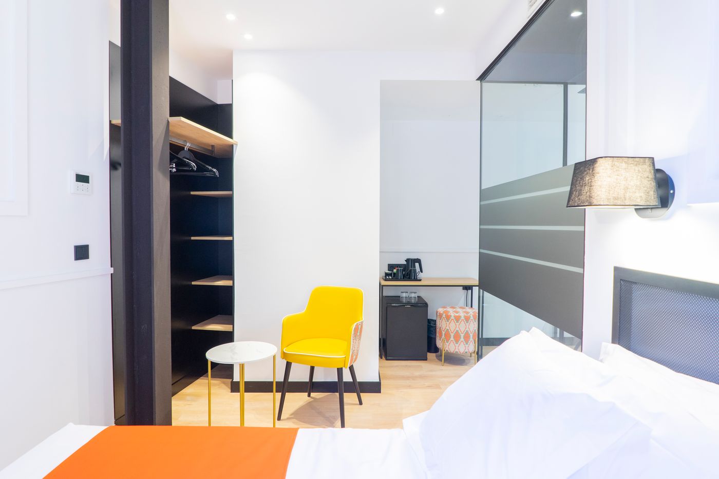 Puerta de las Granadas-Spain-GRANADA-Room-10