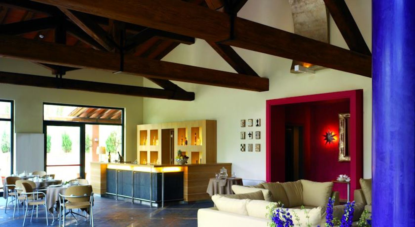 Meridiana-Country-Bar-11