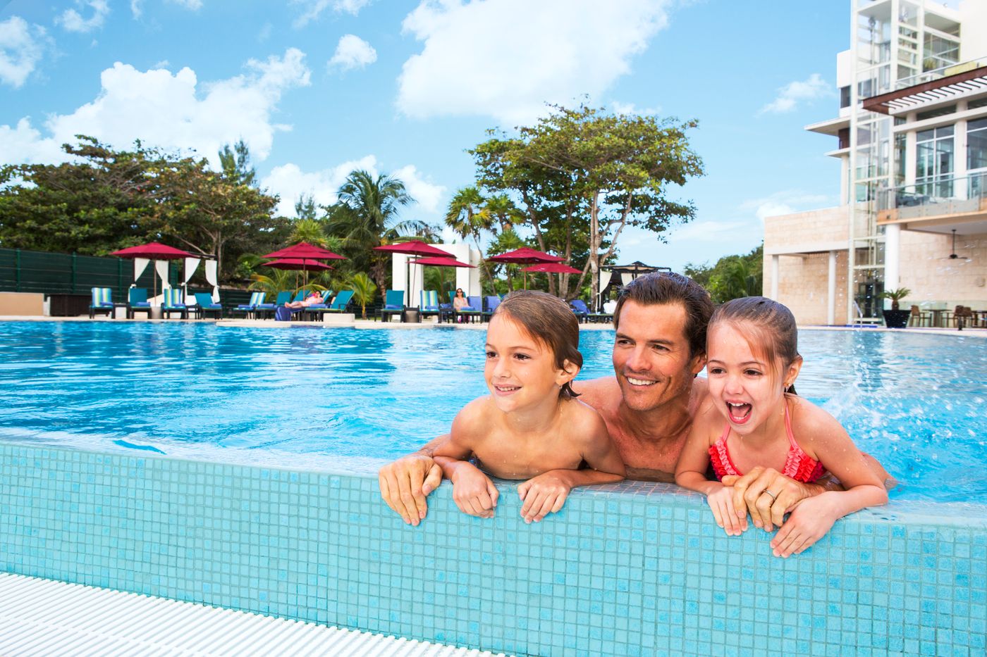 Essence-at-the-Fives-Beach-Pool-12