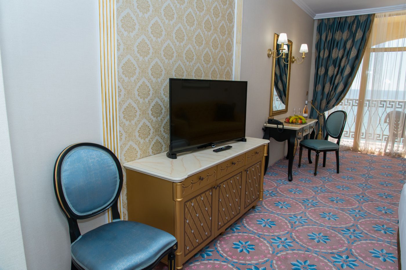 Imperial-Palace-Room-31