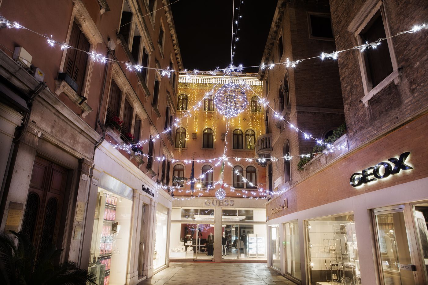 A-La-Commedia-General-view-9