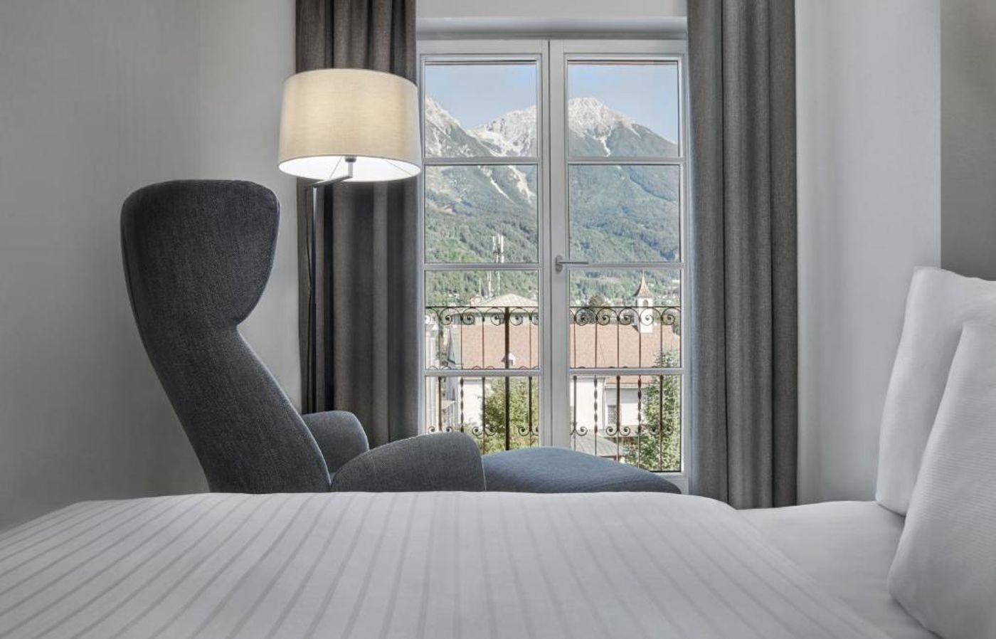 Hotel Schwarzer Adler Innsbruck-Austria-INNSBRUCK-Room-10