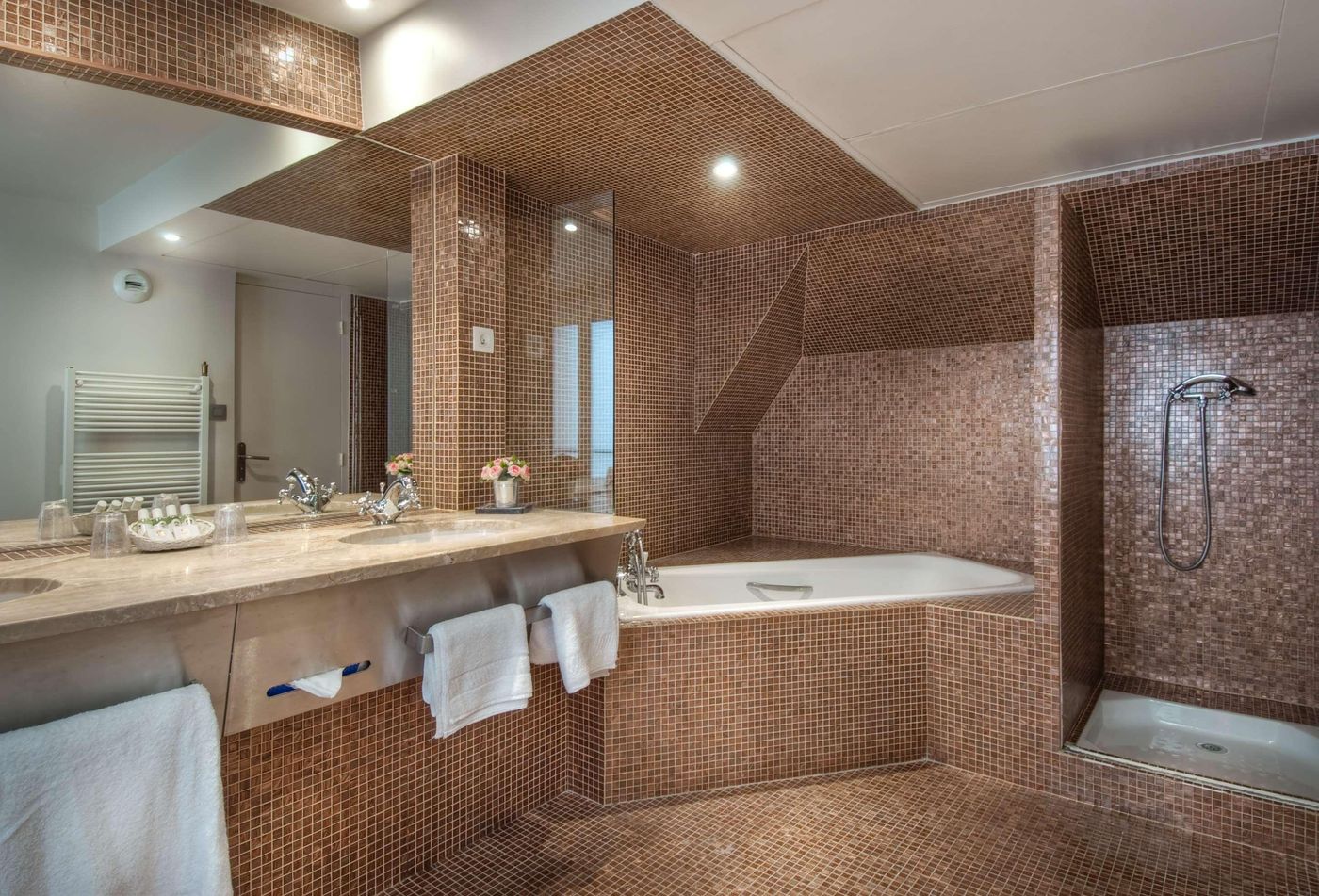 Hotel-Opera-d-Antin-Room-24