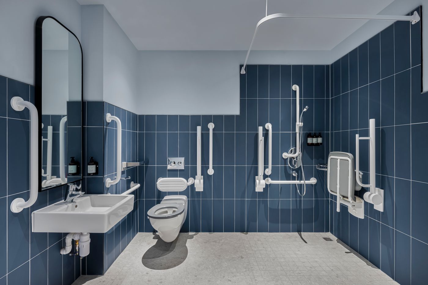 Beckett-Locke--North-Docks-Room-33