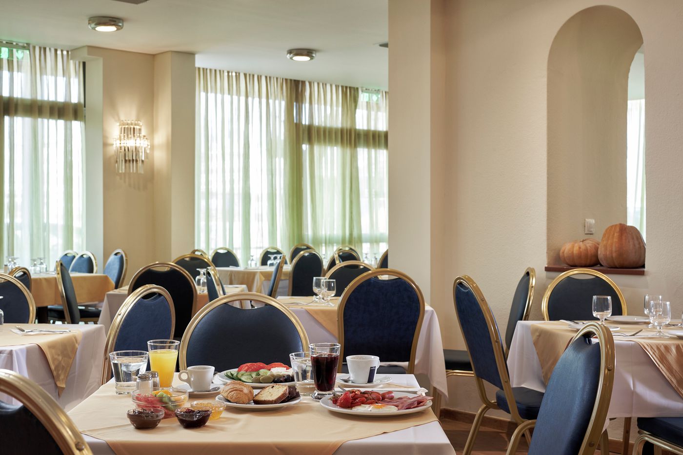 Best-Western-Candia-Restaurant-38