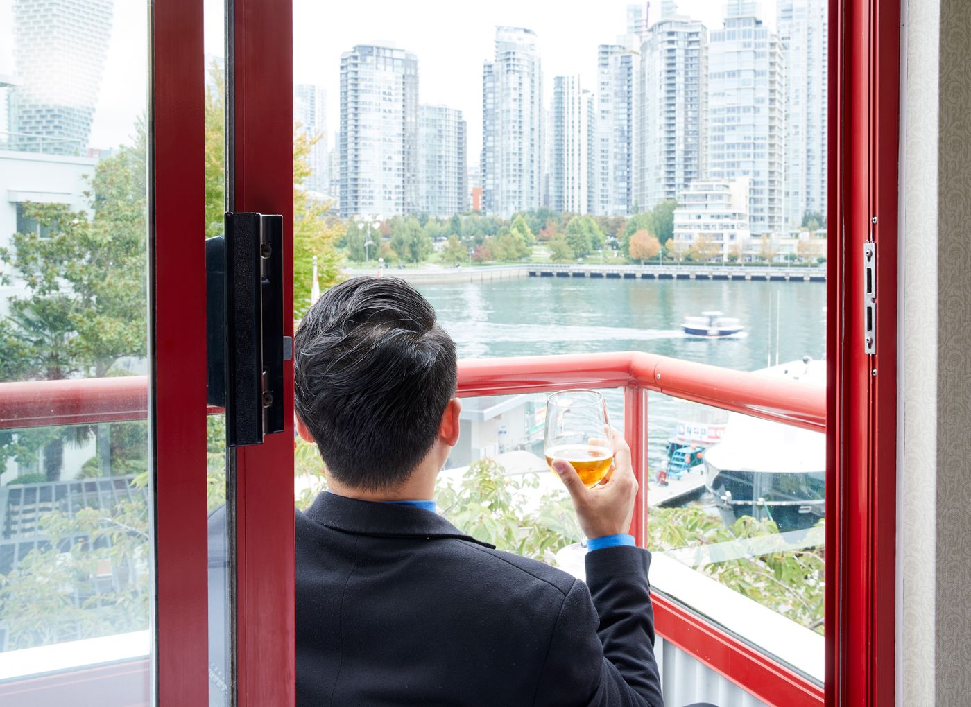 Granville-Island-Hotel-Room-32