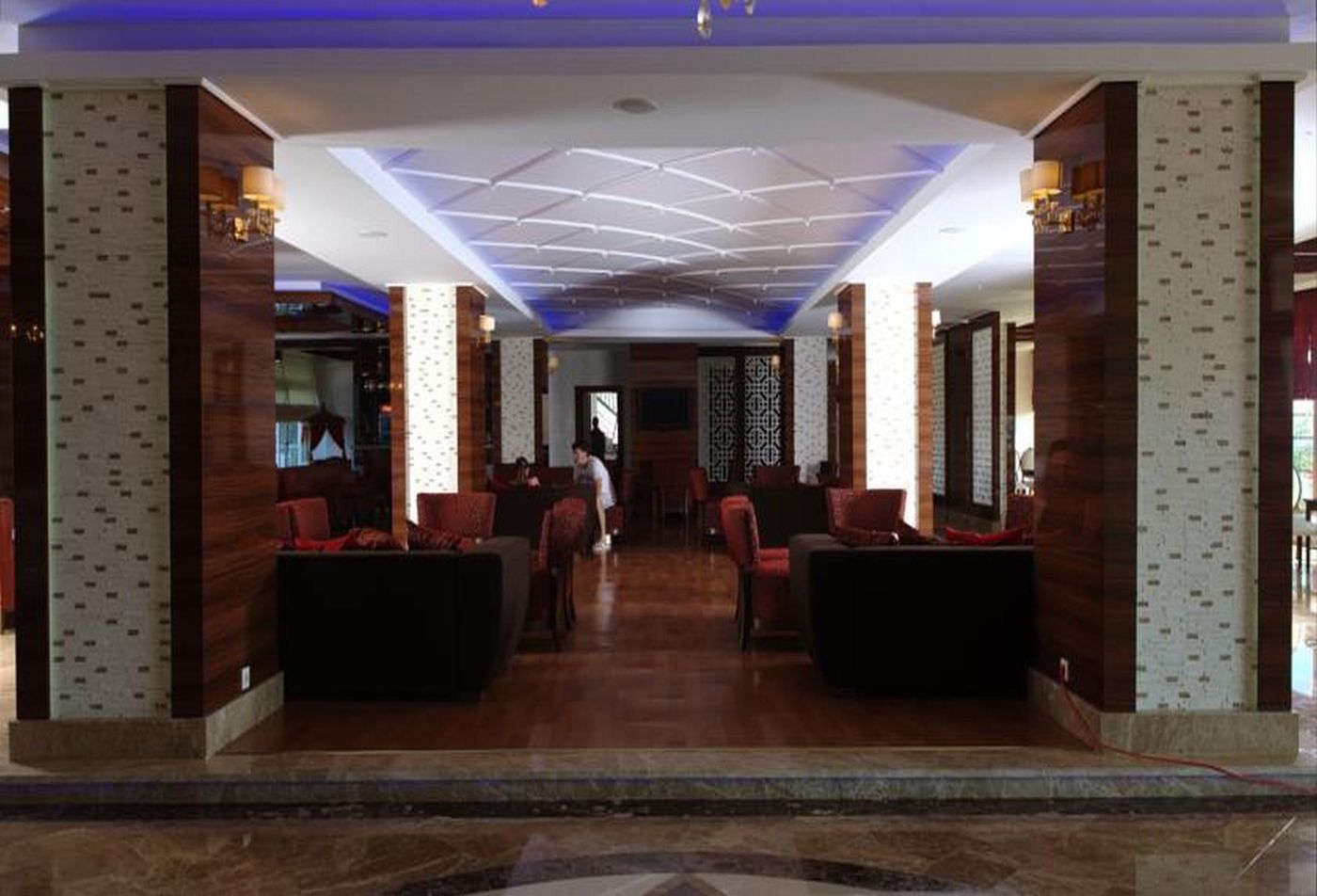 Drita-Hotel-Lobby-27