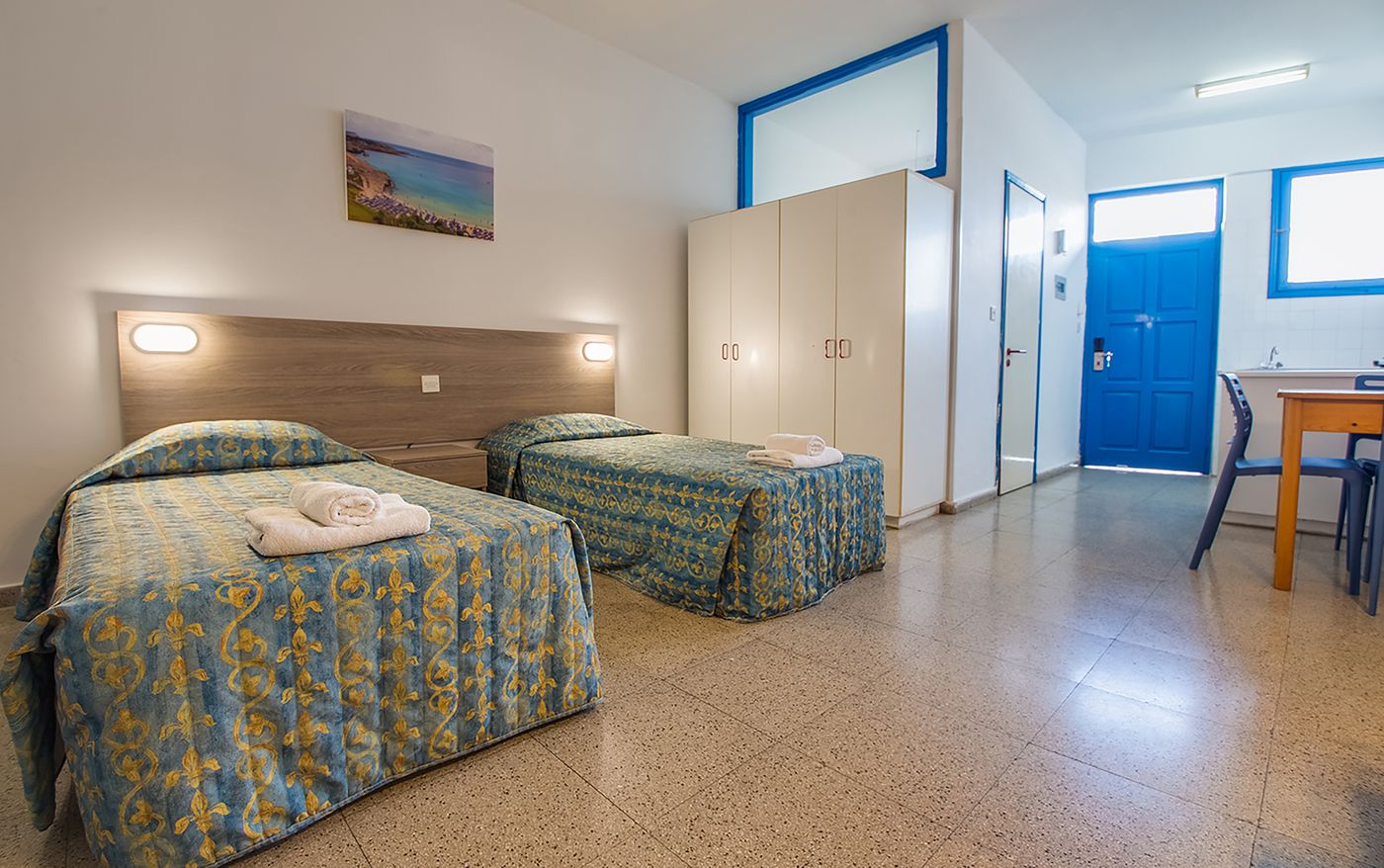 Green-Bungalows-Hotel-Apartments-Room-19