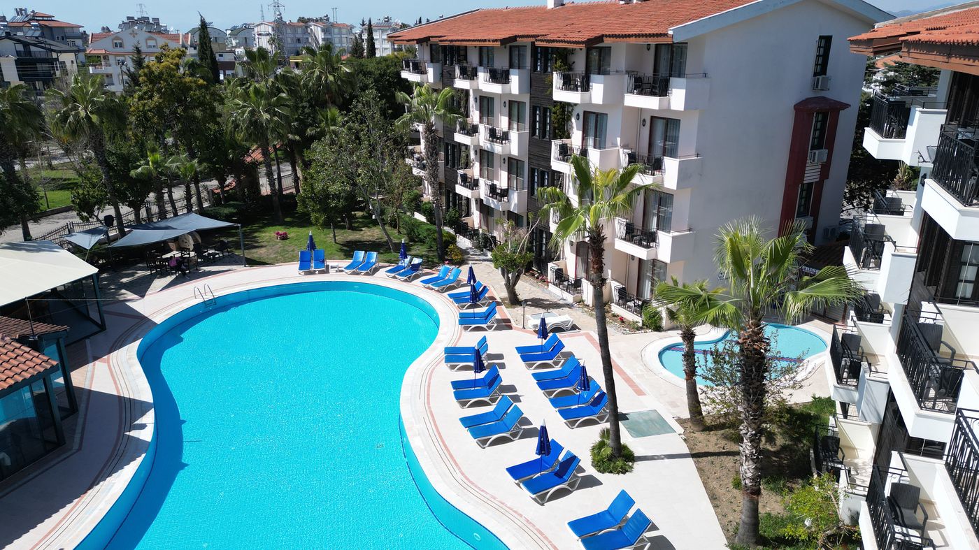 Lemas Suites Hotel Side