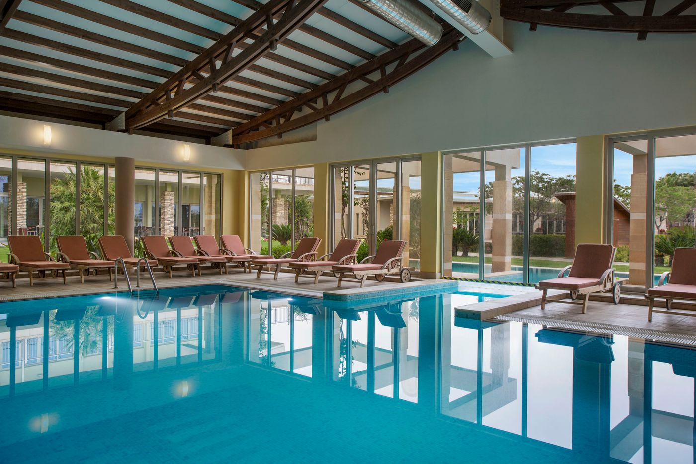 Lara Barut Collection