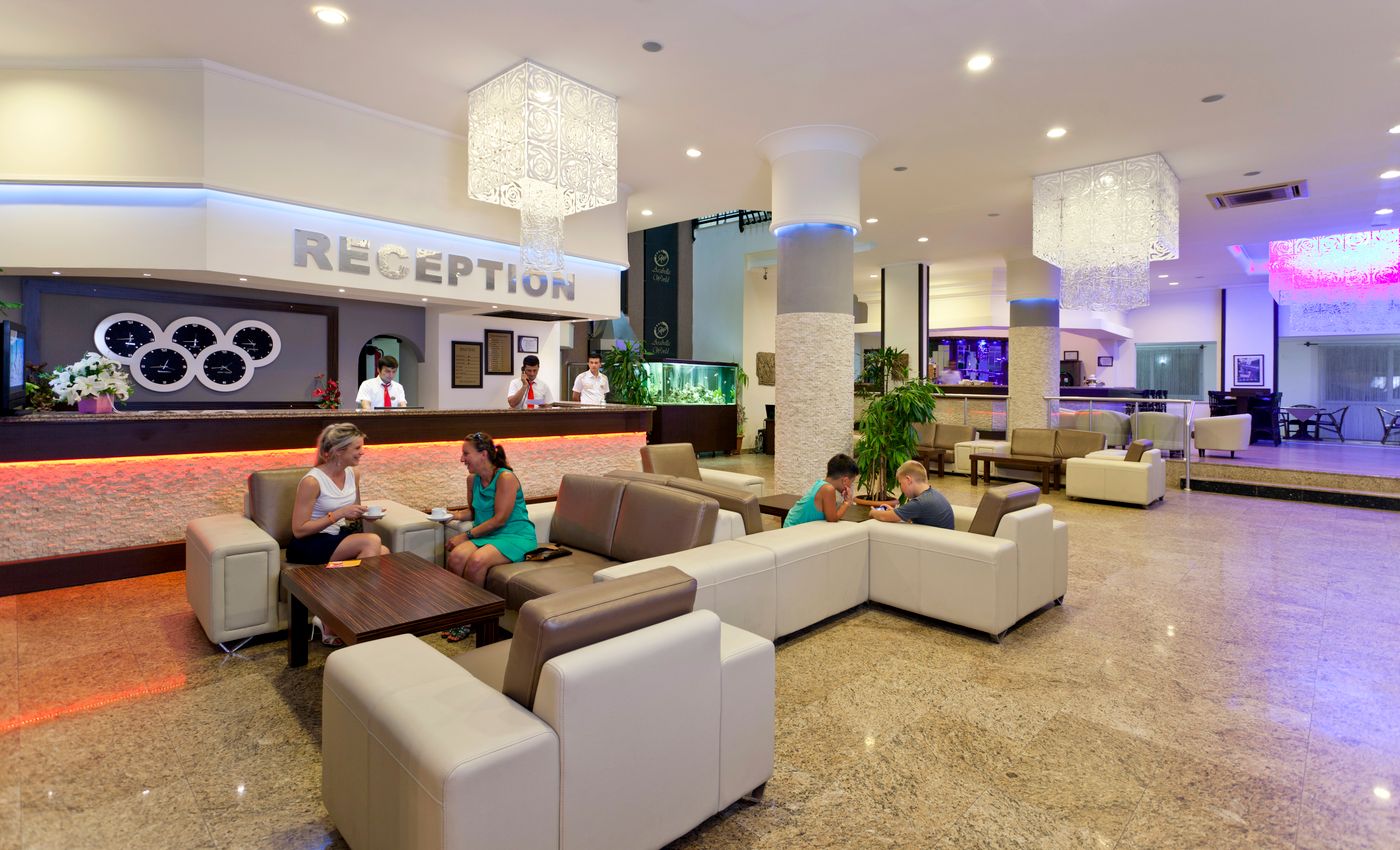 Arabella-World-Hotel-Lobby-18