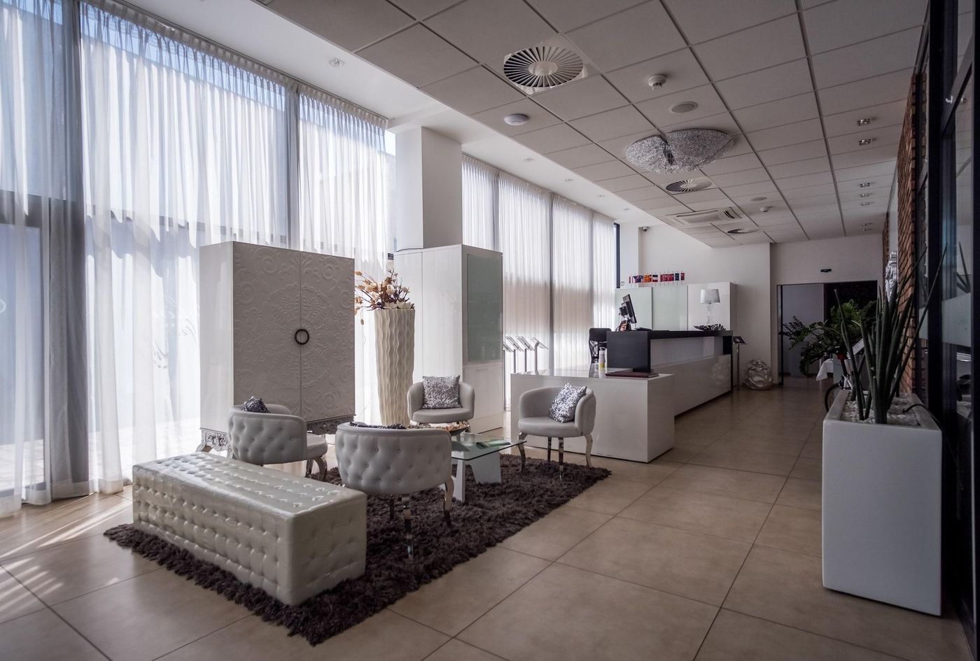 Hotel Dolphin-Slovakia-SENEC-Lobby-3