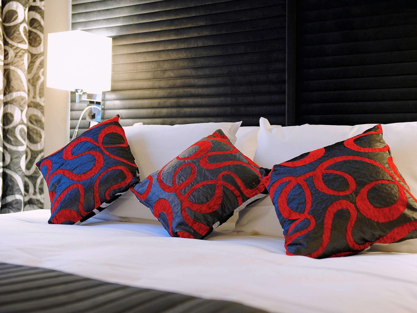 Hotel-Mercure-Paris-Tour-Eiffel-Pont-Mirabeau-Room-10