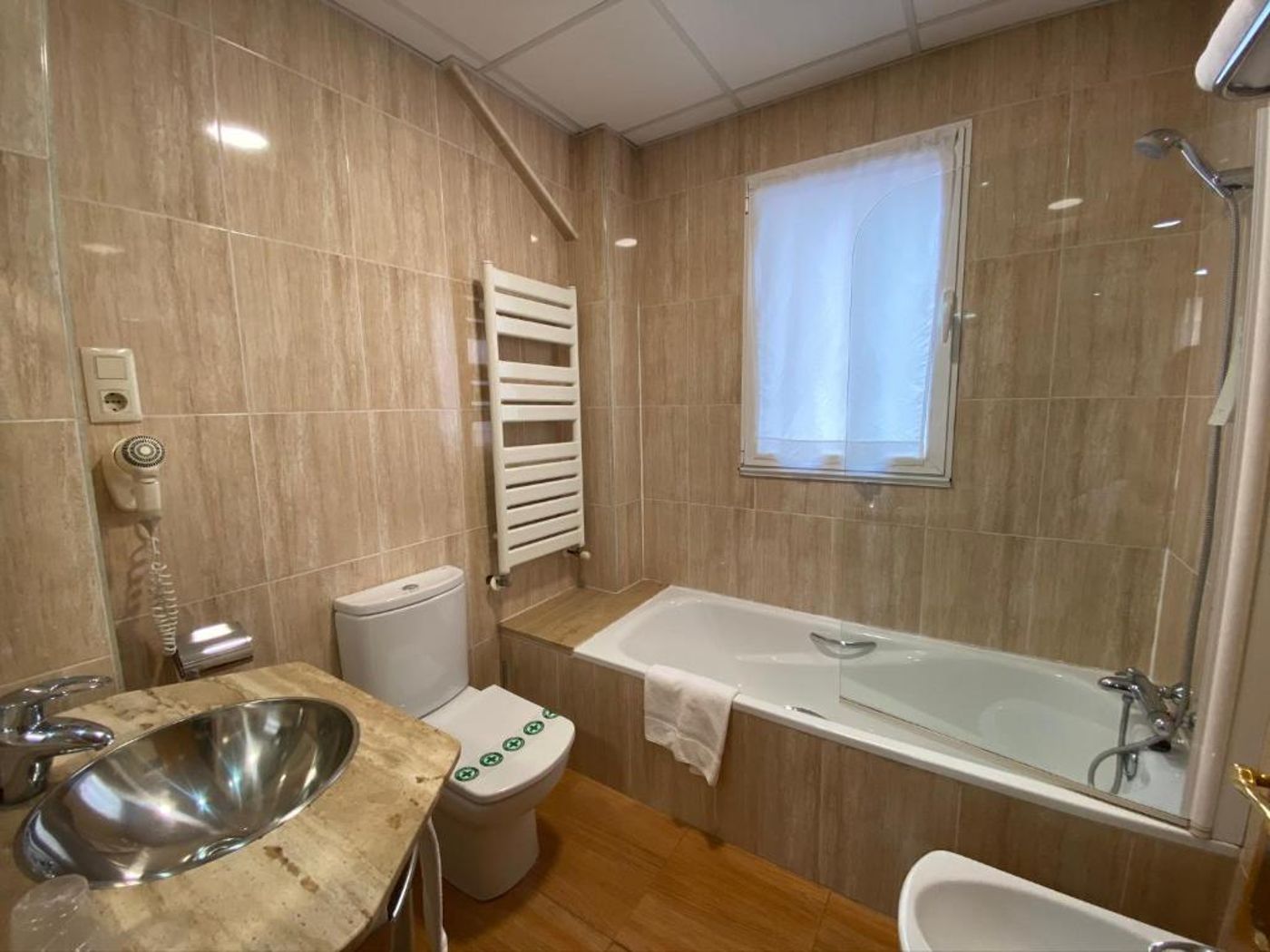 Alda Centro Oviedo-Spain-OVIEDO -Room-5