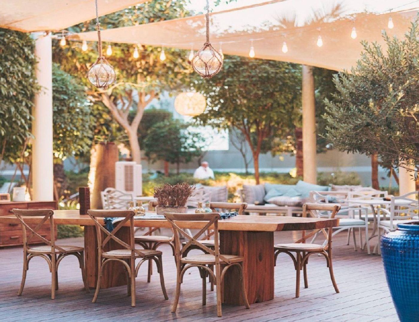 Conrad-Hotel-Dubai-Restaurant-16