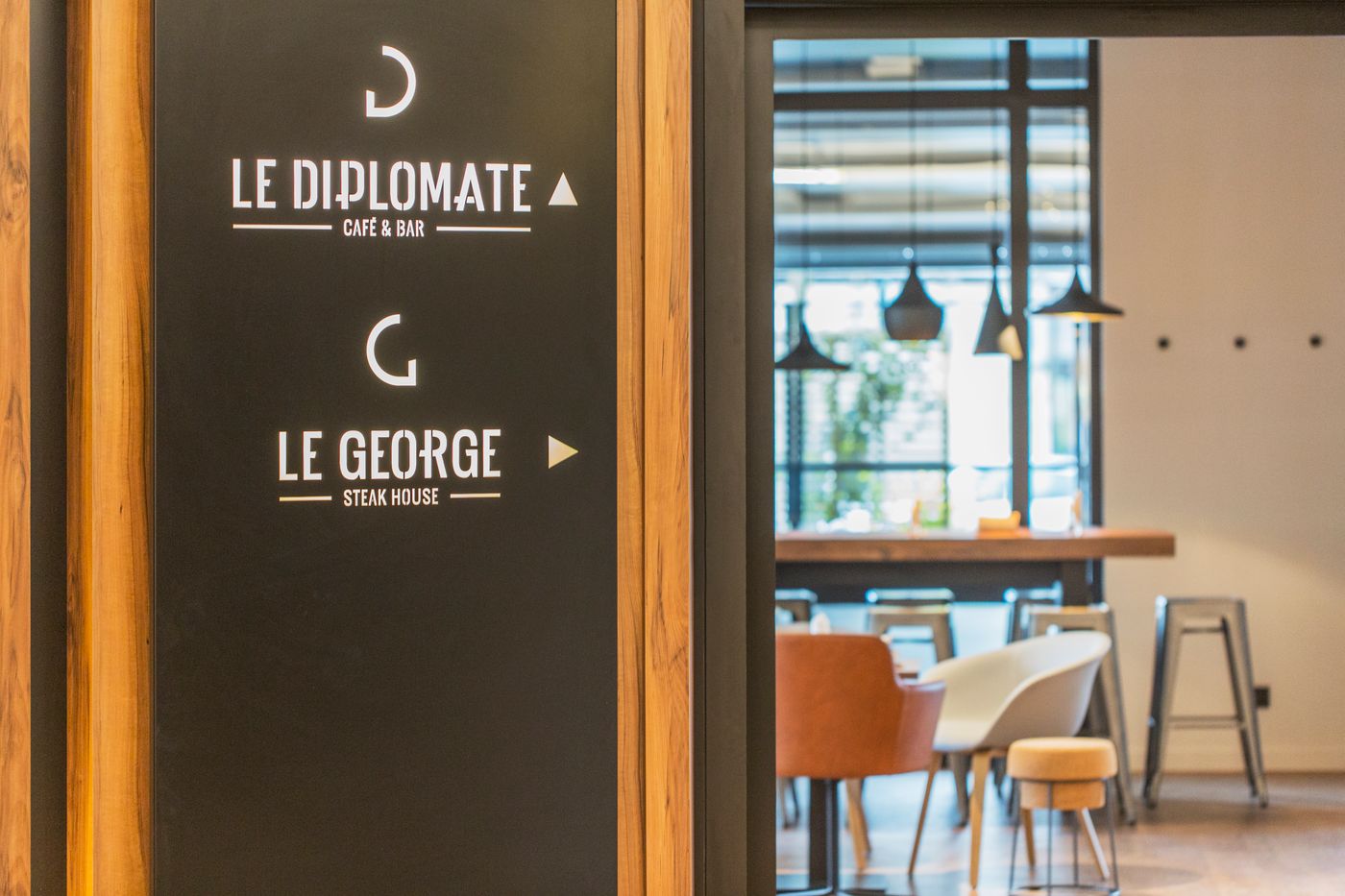 L-elysee-Val-D-europe-Bar-23