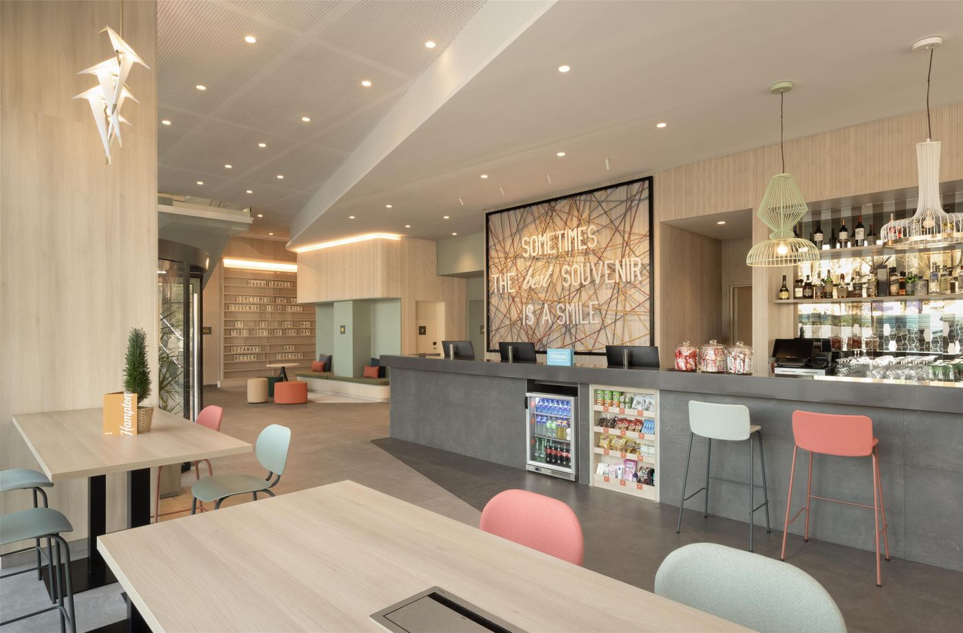 Hampton-By-Hilton-Malaga-Martiricos-Lobby-32