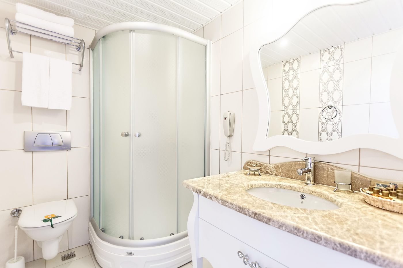 Galeri-Resort-Hotel-Room-28