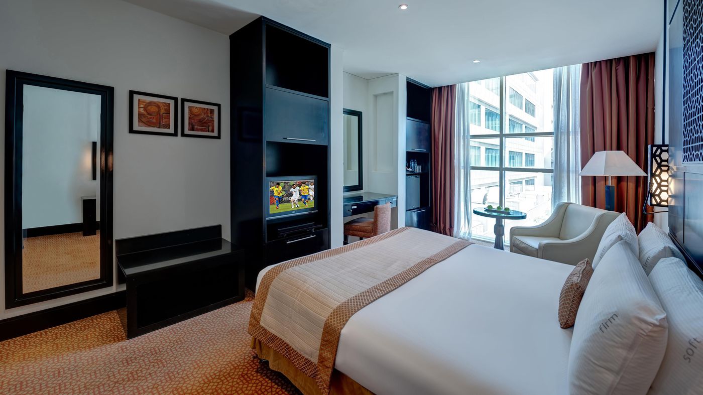 Holiday-Inn-Dubai-Al-Barsha-Room-16