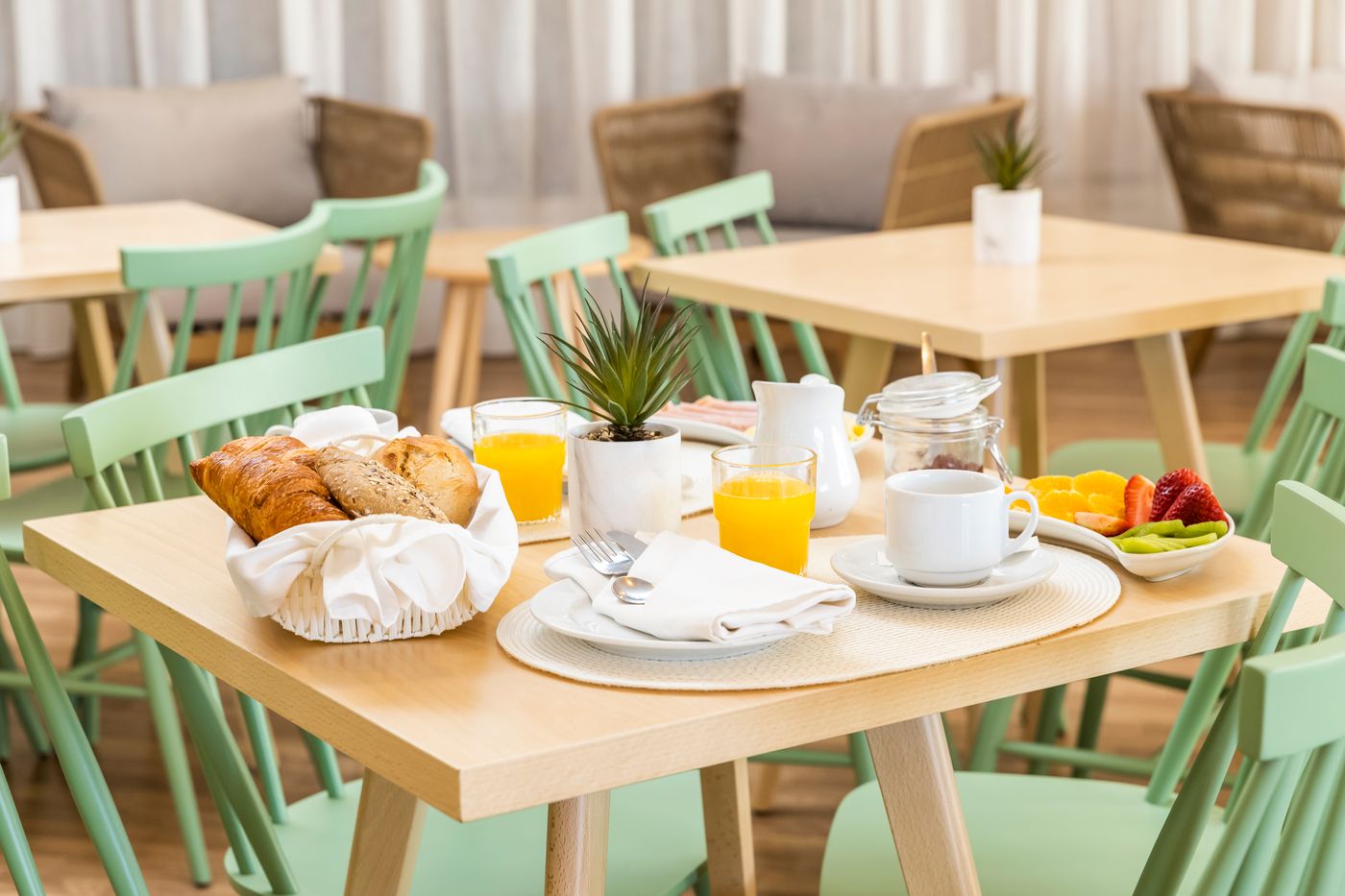 Clube-Maria-Luisa-Lobby-29